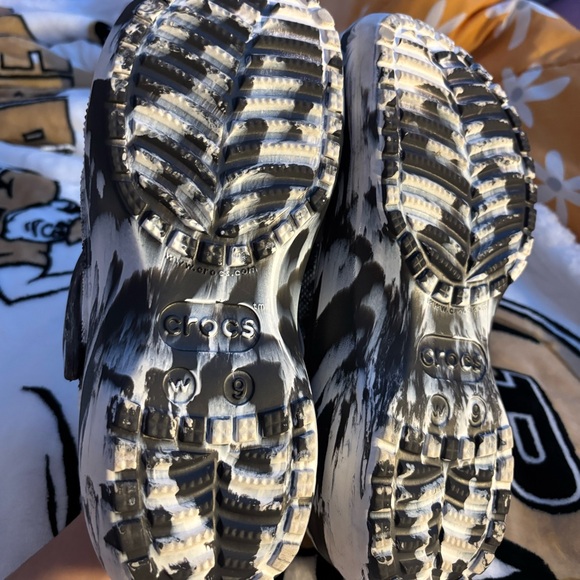 Marble high top CROCS size 9 women - Picture 5 of 5